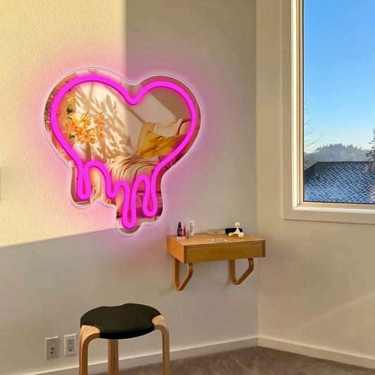 Gorgeous Heart-Shaped Makeup Mirror